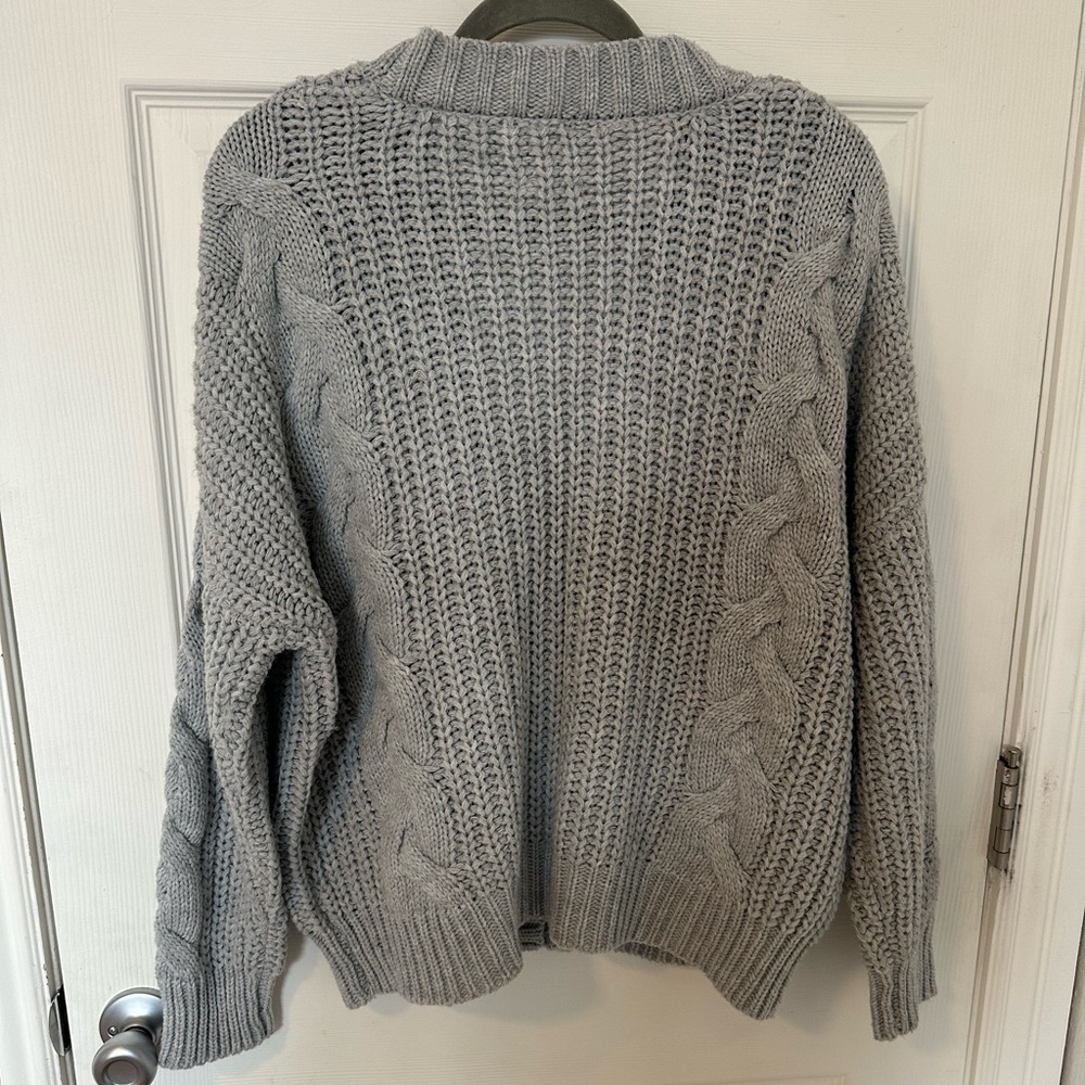 Harper Heritage light blue cable knit cardigan sweater, size L - Picture 5 of 8